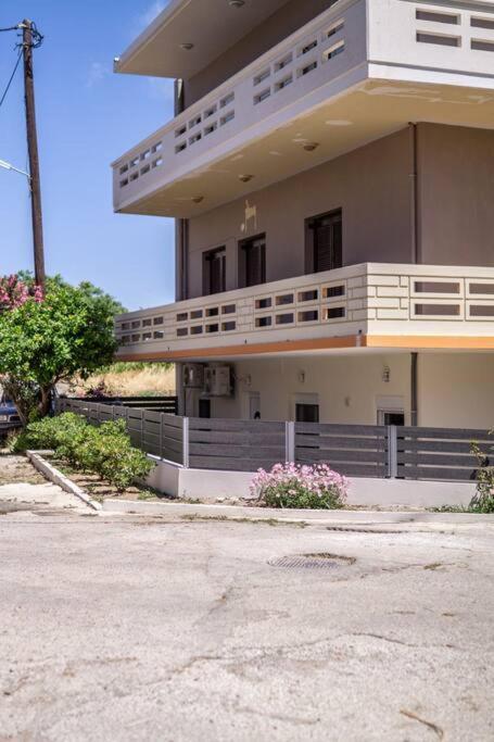 Appartement Artemissia New Well Sided Modish House à Kíssamos Extérieur photo